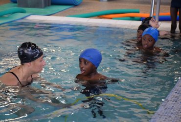 "LES CLASSES BLEUES" À LA PISCINE